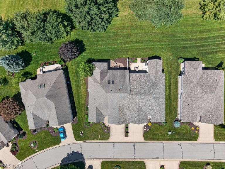 3629 Elmhurst Circle, Uniontown, OH - Photo 6
