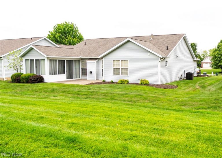 316 Brookpoint Street, North Canton, OH - Photo 4