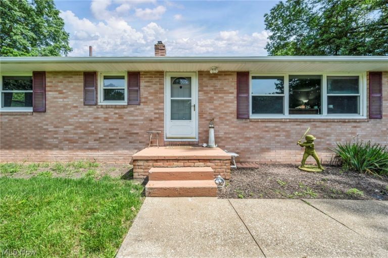 6321 Cardinal Hill, North Canton, OH - Photo 3
