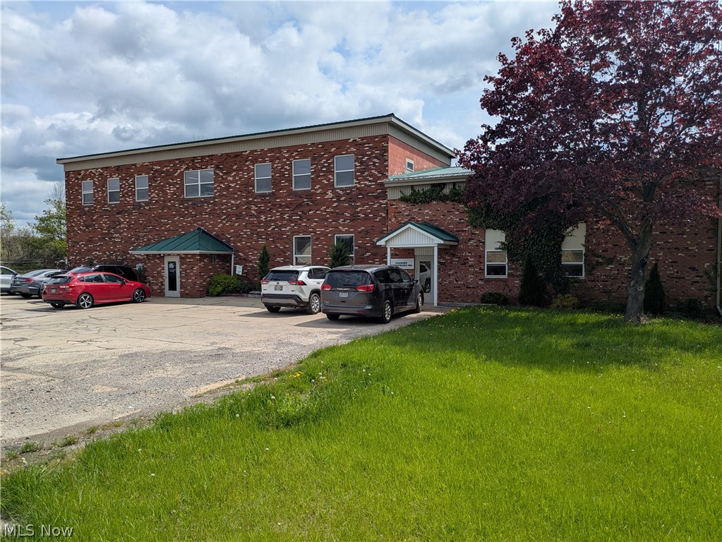 9755 Plank Road, Montville, OH