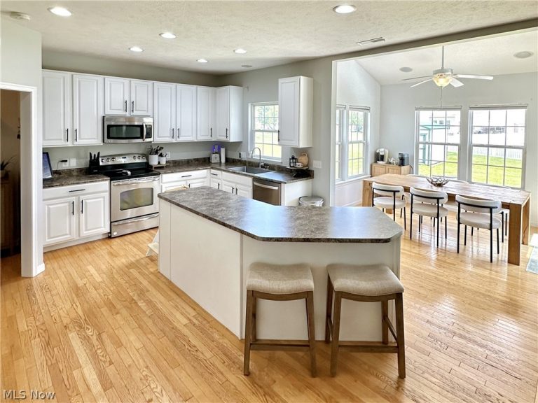 1669 Seabiscuit Drive, Canton, OH - Photo 3