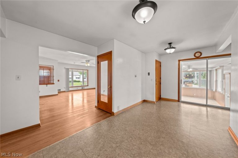 2129 Silverdale Avenue, Cleveland, OH - Photo 4