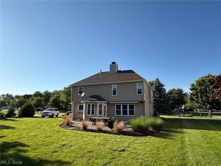 32291 Country Club Drive, Avon Lake, OH - Photo 5