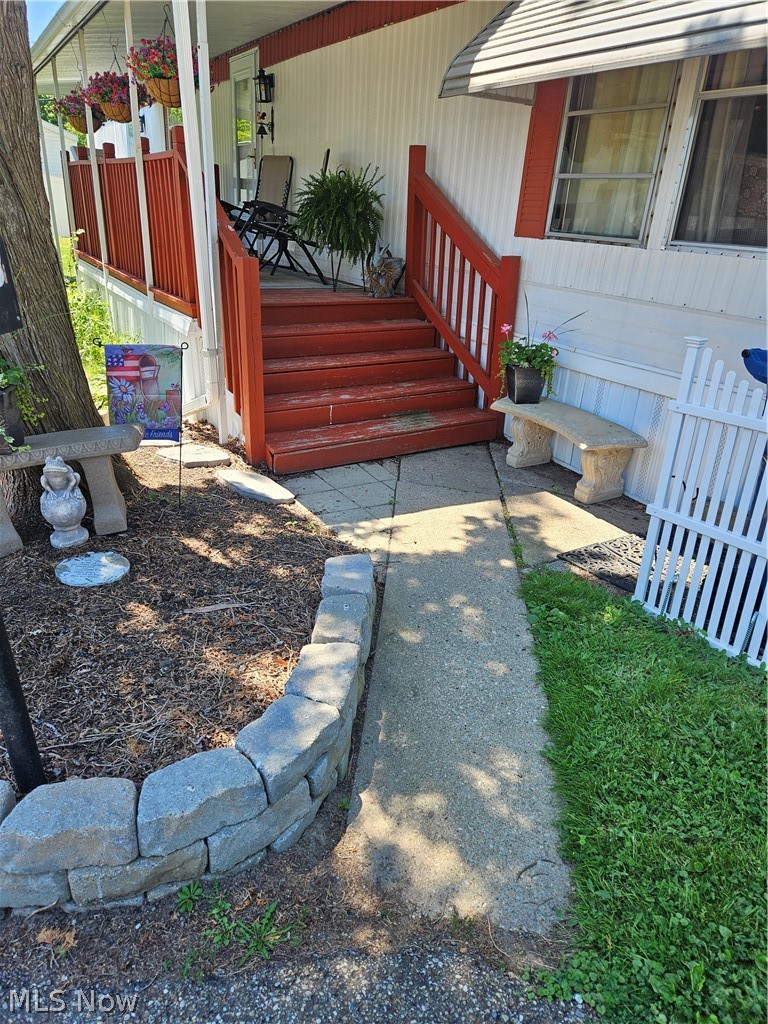 1243 Los Angeles Boulevard, North Canton, OH - Photo 2
