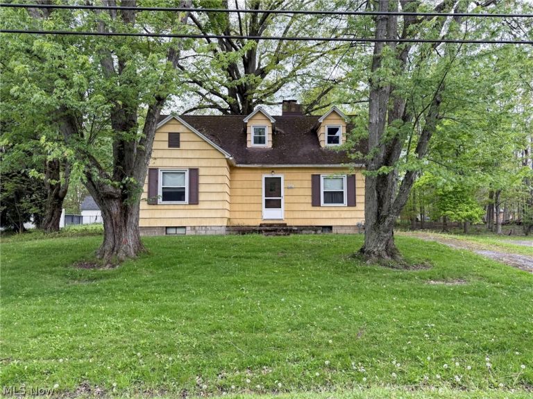 8060 Paulin Drive, Youngstown, OH, 44514