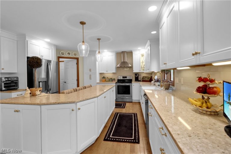 8015 Hansom Place, Mentor, OH - Photo 4