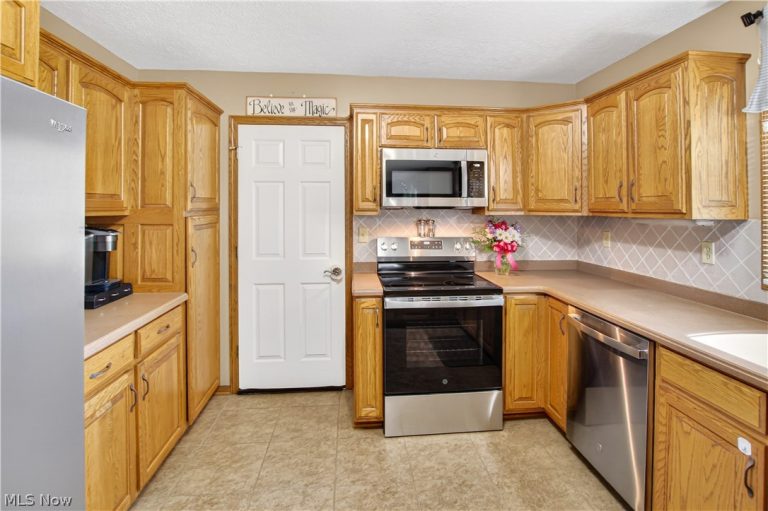 2633 Shamrock Way, Wooster, OH - Photo 6