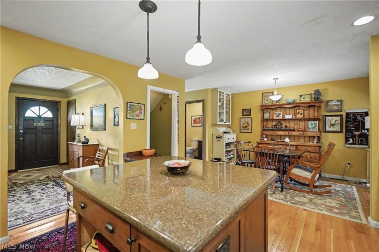 146 Habant Road, Amherst, OH - Photo 6