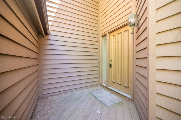 9114 Inverrary Drive, Howland, OH - Photo 3