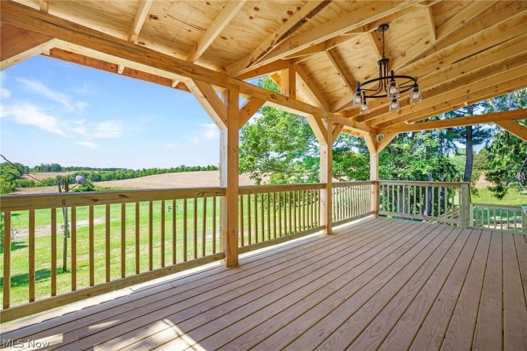 15150 Smith Road, Kensington, OH - Photo 2