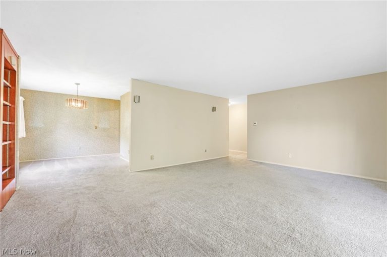 82 Barberry Drive, Berea, OH - Photo 6