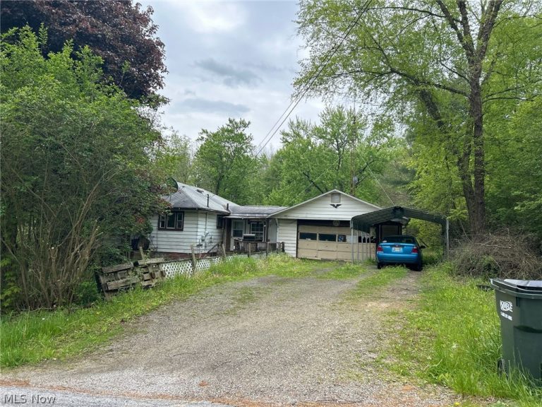 6604 Mapleton Street, East Canton, OH, 44730