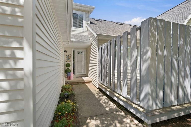 7160 Kipling Place, Concord Twp, OH - Photo 3