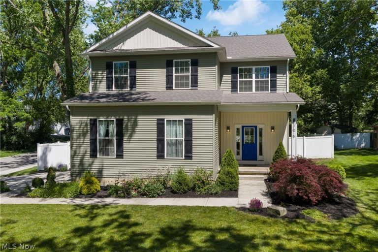 3675 Washington Park Boulevard, Newburgh Heights, OH, 44105