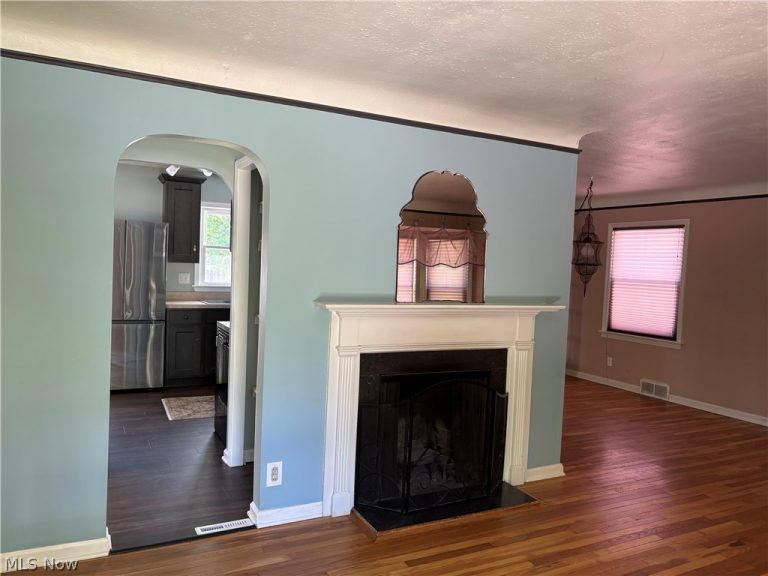 54 213th Street, Euclid, OH - Photo 2