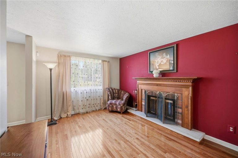 9481 Yorkview Drive, North Royalton, OH - Photo 4