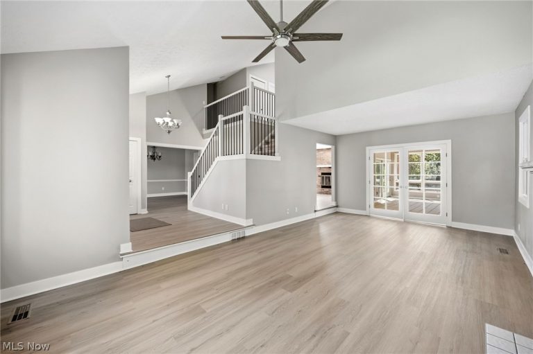 14367 Crown Point Parkway, Strongsville, OH - Photo 4