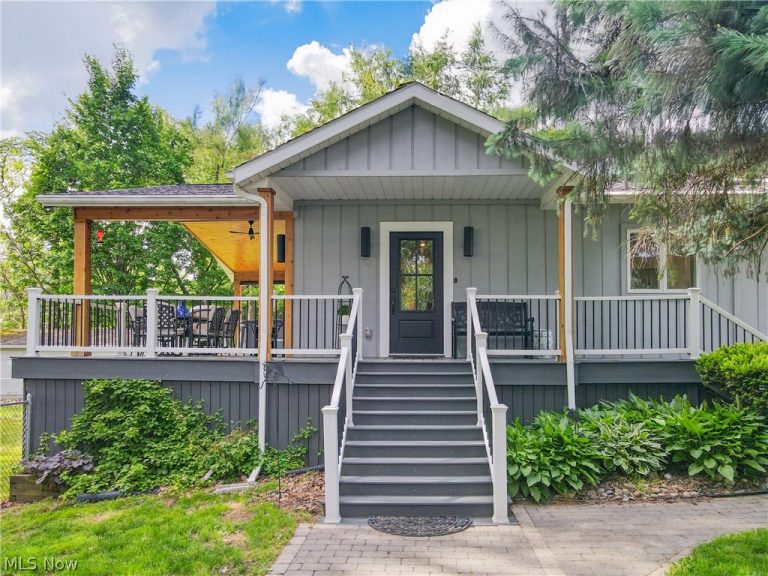 1465 Forest Drive, Akron, OH - Photo 3
