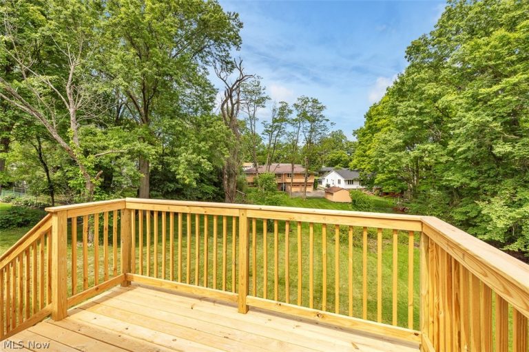 2429 Thurmont Road, Akron, OH - Photo 6