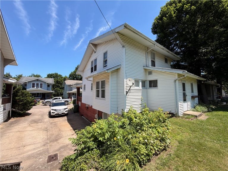 1018 Foster Avenue, Cambridge, OH - Photo 8