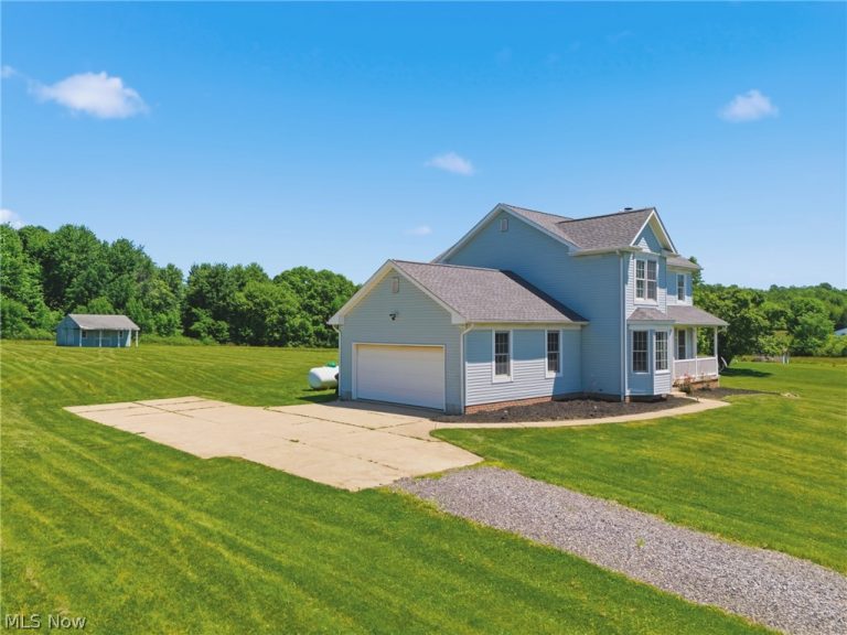 7987 Lisbon St E, East Canton, OH - Photo 3