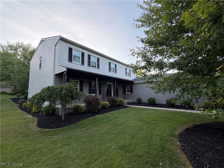 8120 Daventree Drive, Brecksville, OH, 44141