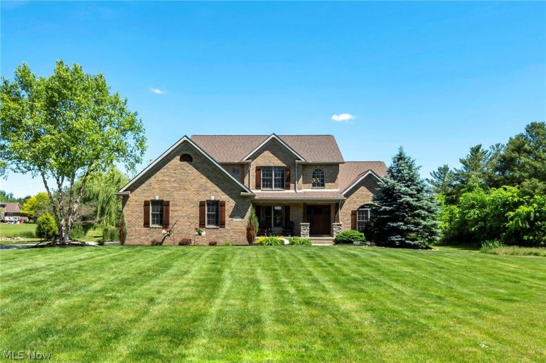 2473 Halle Drive, Medina, OH - Photo 2