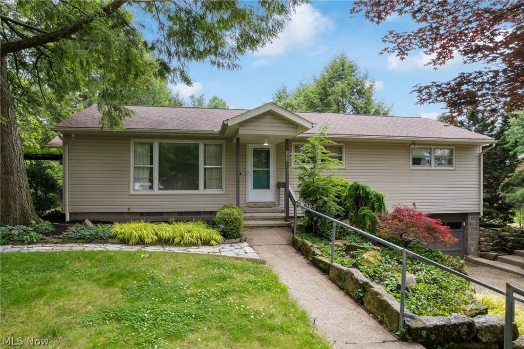 1254 Cherry Lane, Uniontown, OH
