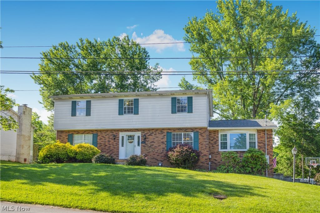 246 North Hills Drive, Parkersburg, WV