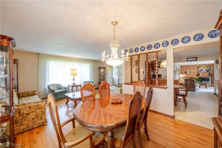 13899 Chippewa Trail, Middleburg Heights, OH - Photo 8