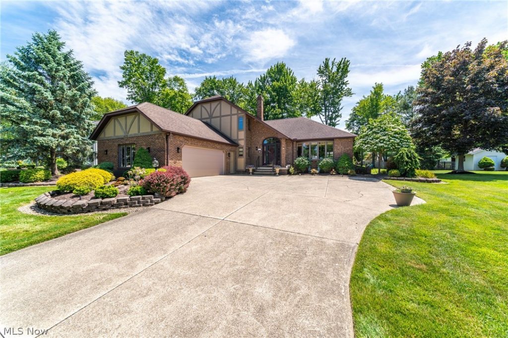 6276 Coldstream, Highland Heights, OH