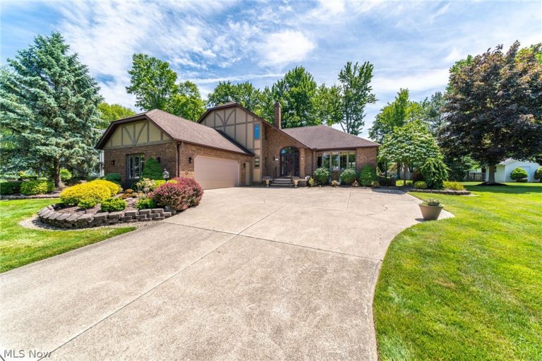 6276 Coldstream, Highland Heights, OH, 44143