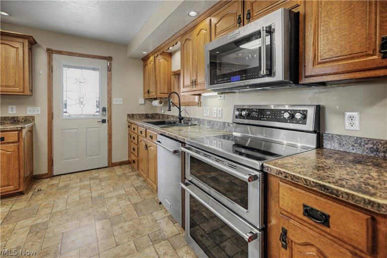 13292 Fairland Street, Massillon, OH - Photo 6