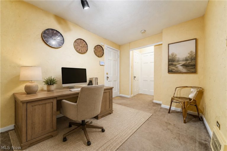 2038 Staunton Road, Cleveland Heights, OH - Photo 8