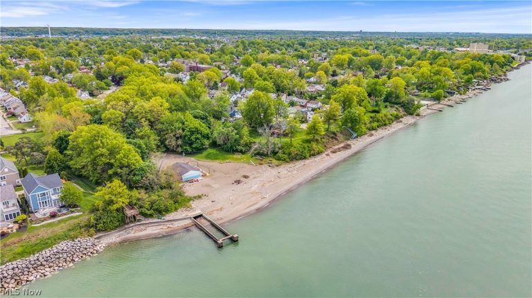 20470 Lake Shore Boulevard, Euclid, OH - Photo 5
