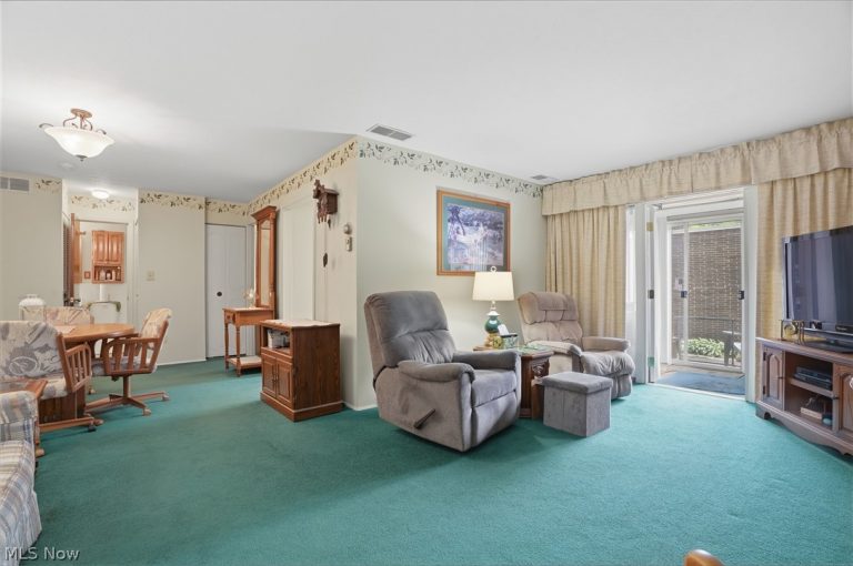 3066 Kent Road #2, Stow, OH - Photo 4