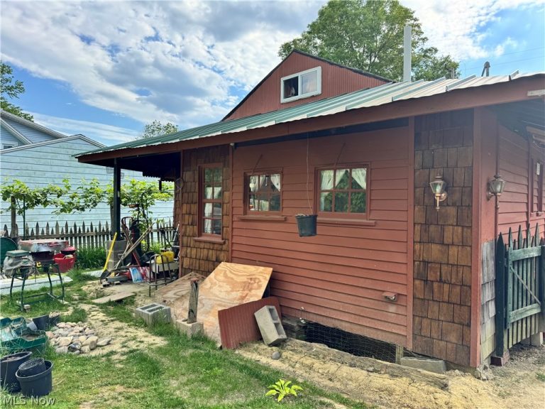 4916 Presidential Drive, Geneva on the Lake, OH - Photo 8