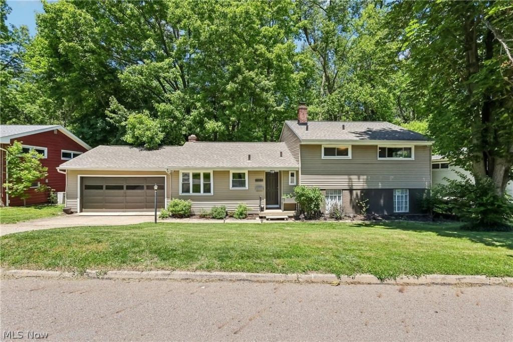 1593 Kingsley Avenue, Akron, OH