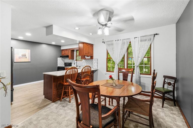 44 Navajo Trail, Malvern, OH - Photo 8