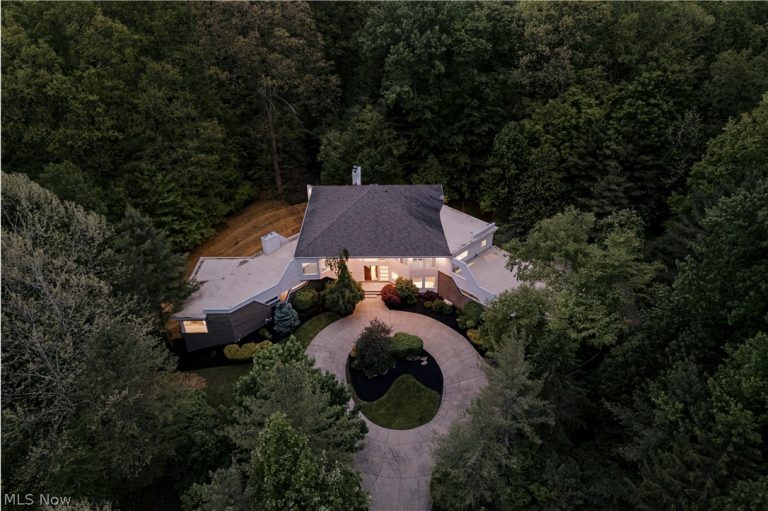 25 River Mountain Drive, Moreland Hills, OH - Photo 5