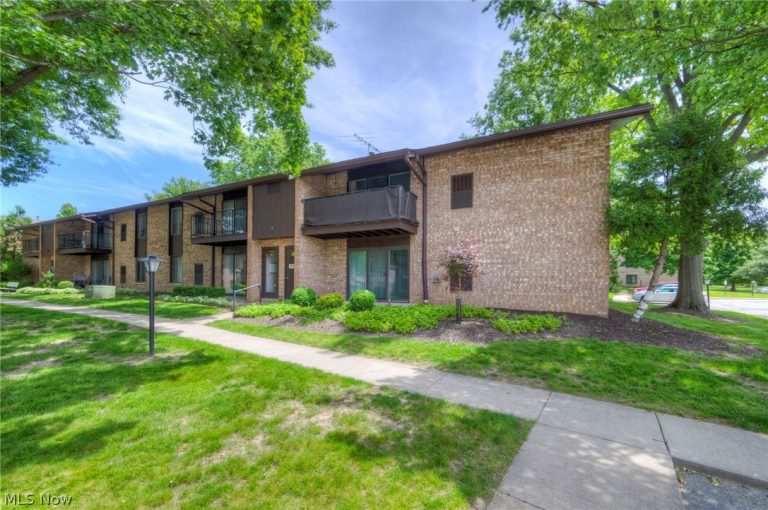 16430 Heather Lane #204, Middleburg Heights, OH - Photo 4