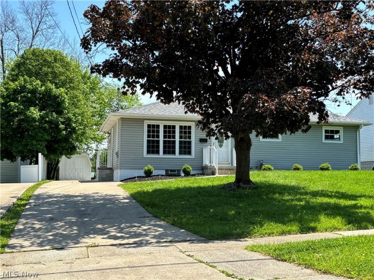 526 Ridge Drive, Medina, OH - Photo 3