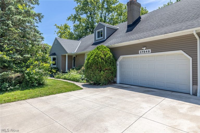 37849 French Creek Road, Avon, OH - Photo 2