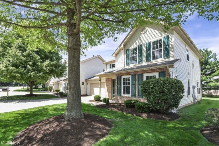 6804 Meadow Lane, Middleburg Heights, OH - Photo 3