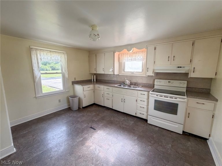 4453 Herner County Line Road, Southington, OH - Photo 8