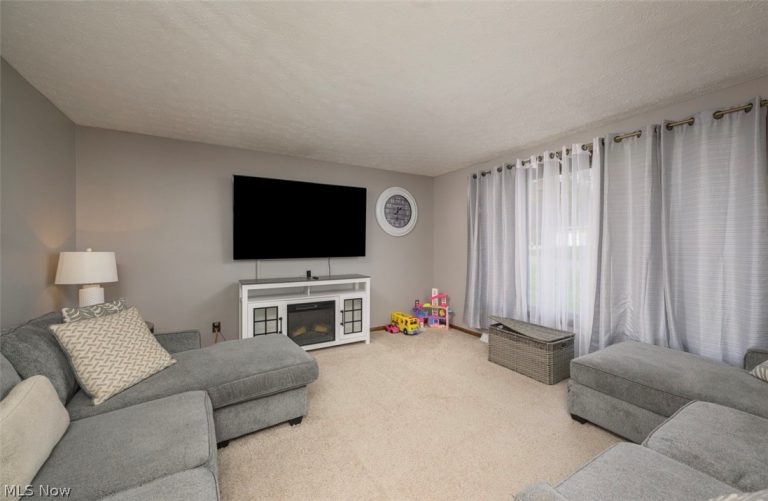 5326 Hillsboro Avenue, Canton, OH - Photo 8