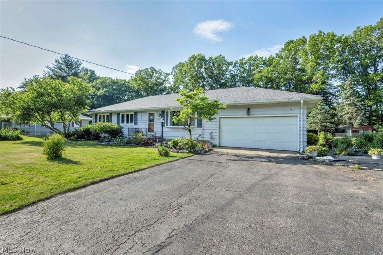 39550 Calann Drive, Elyria, OH - Photo 6