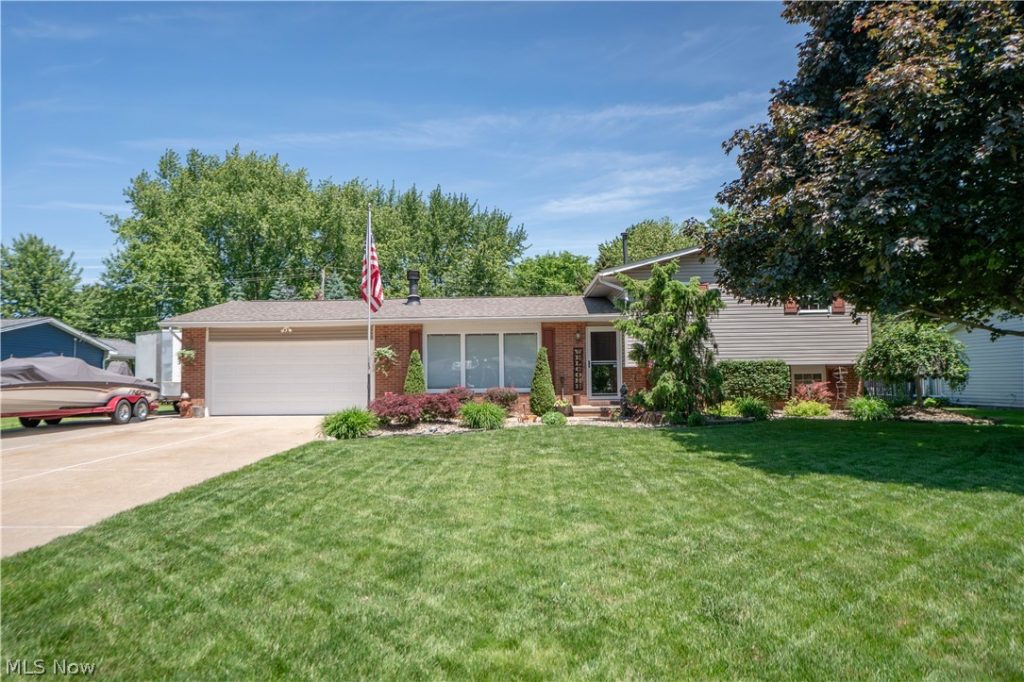 8026 Garnet Avenue, Canton, OH