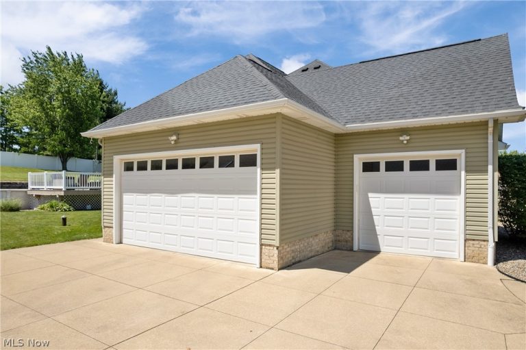 5043 Violet Knoll Avenue, Canton, OH - Photo 3