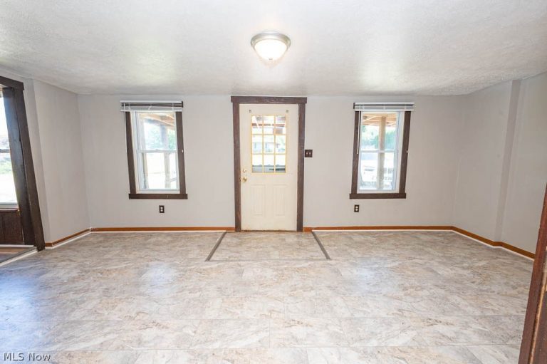323 Steubenville Road, Carrollton, OH - Photo 6